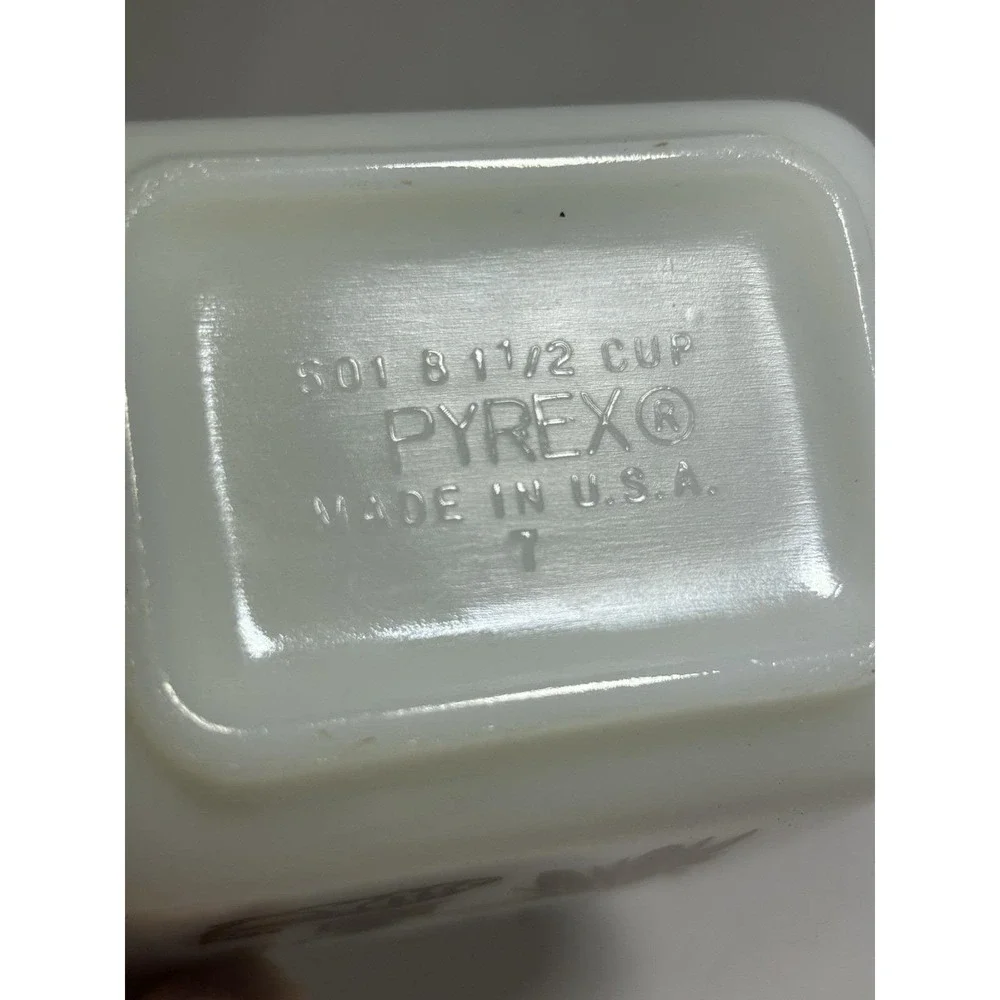 Vintage Pyrex 1 1/2 Cup Early American Refrigerator Dish with Lid USA Collect
